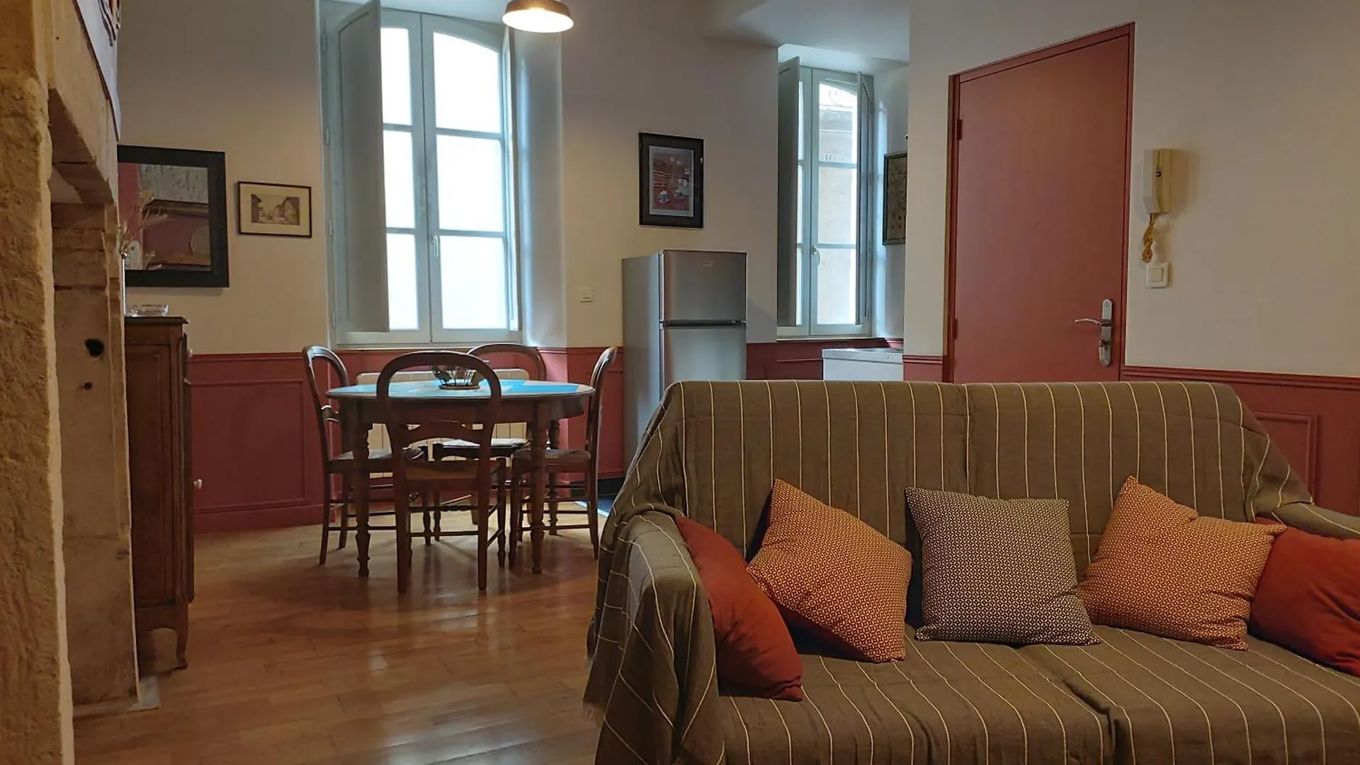 Le Saint-Georges Appartement Villefranche-de-Rouergue 0*,  Frankrijk